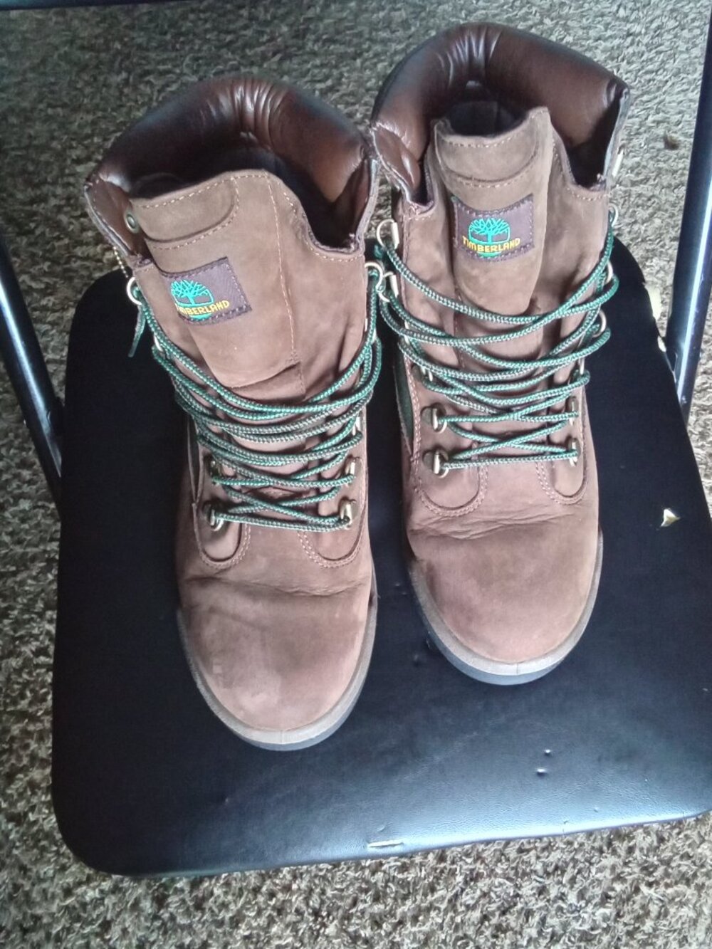 The Timberland Men's Field Boot in size 8.5 is a stylish and durable ankle boot